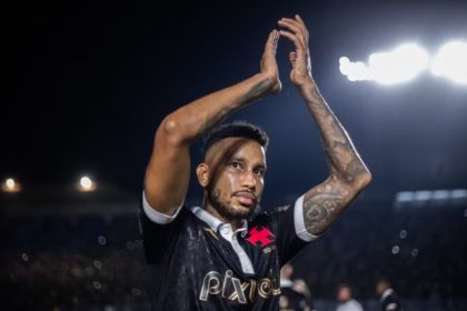 Jair marcou o gol de empate do Vasco (Foto: Leandro Amorim /CRVG)