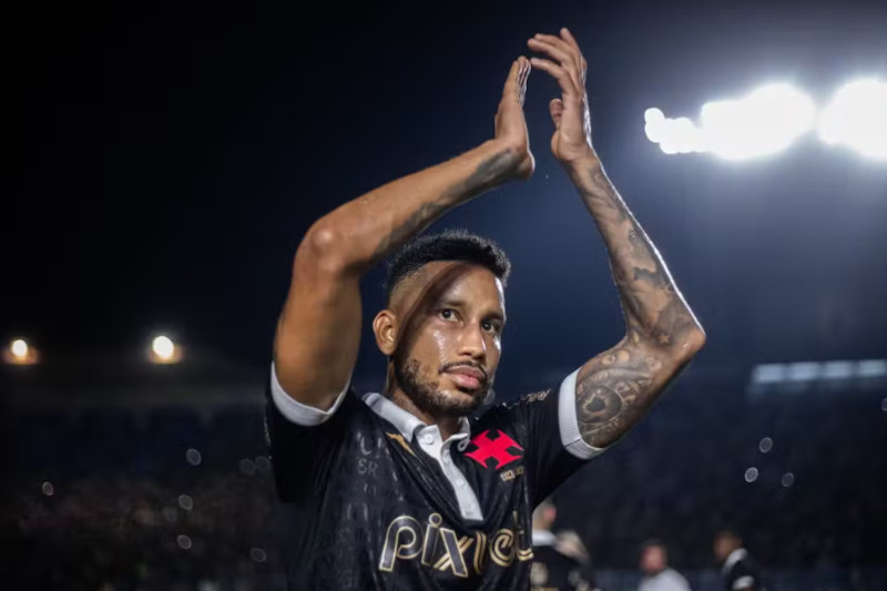 Jair marcou o gol de empate do Vasco (Foto: Leandro Amorim /CRVG)