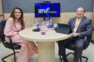 Maza Lopes foi entrevistada por Marcelo Salum no programa Virando o Jogo (Foto: Divulgação)