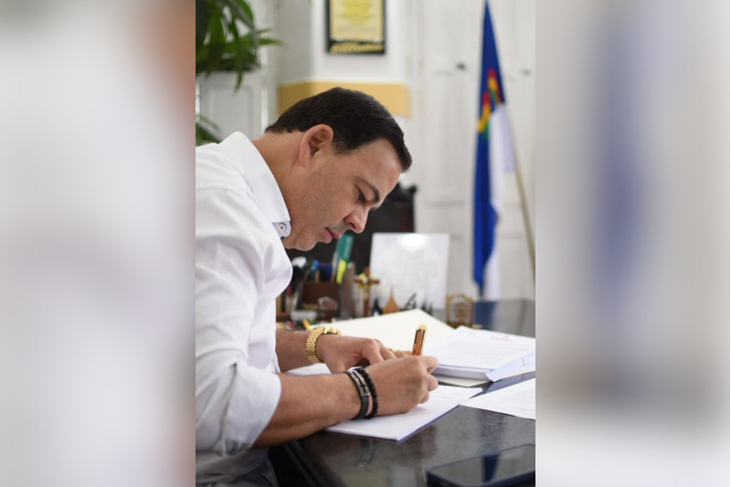 Sivaldo Albino criou auxílio-alimentação de R$ 5 mil para si mesmo (Foto: Vinícius Vilela/Prefeitura de Garanhuns)