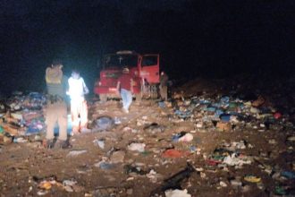 Agentes do Ibama flagraram descarte irregular de lixo em Itapiranga durante a noite (Divulgação/Ibama)