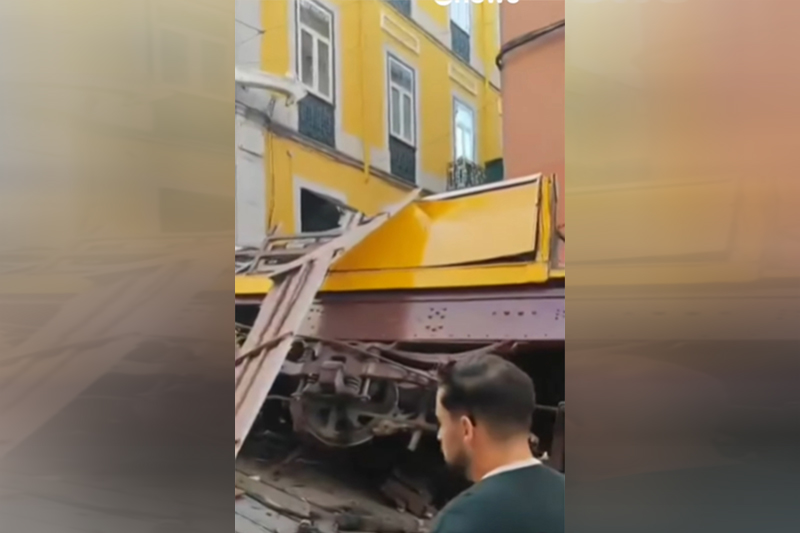 Bondinhos do Elevador da Glória despencaram e bateram em prédio (Imagem: Globo News/YouTube/Reprodução)