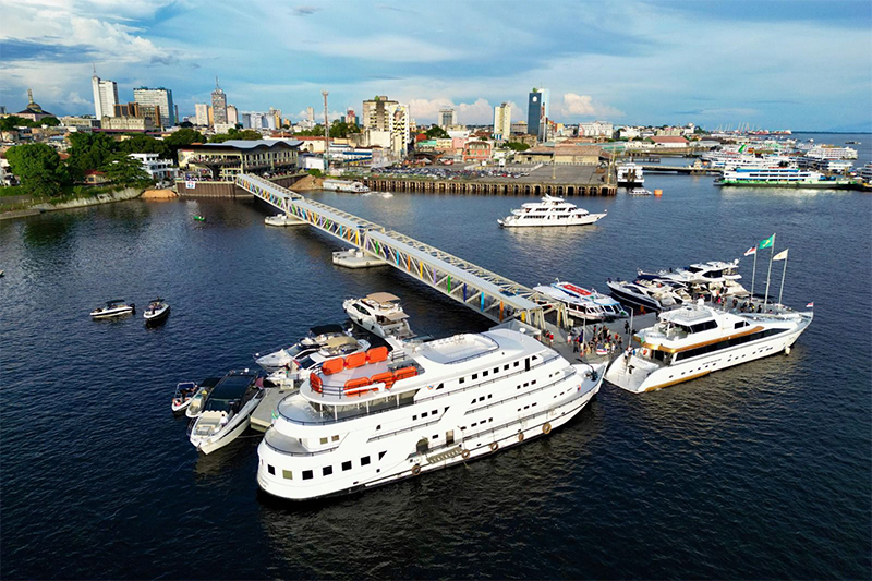 Barcos de turismo em Manaus: setor teve faturamento recorde em sete meses de 2025 (Foto: Semcom/Prefeitura de Manaus/Divulgação)