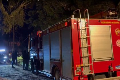 Bombeiros resgataram religiosos na madrugada desta segunda-feira (Imagem: G1/YouTube/Reprodução)