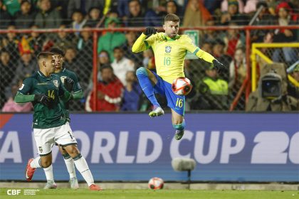 Brasil foi dominado pela Bolívia, que se classificou para a repescagem das Eliminatórias da Copa (Foto: @rafaelribeirorio/CBF)