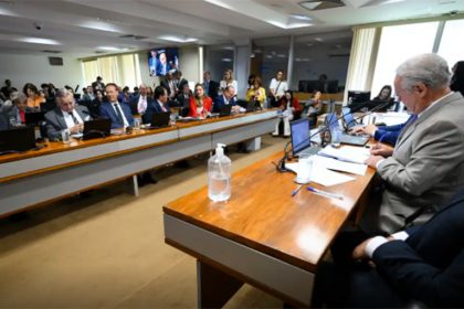 Projeto foi relatado pelo senador Renan Calheiros e aprovado na Comissão de Assuntos Econômicos (Foto: Andressa Anholete/Agência Senado)