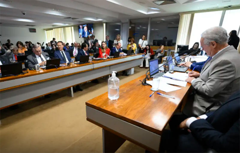 Projeto foi relatado pelo senador Renan Calheiros e aprovado na Comissão de Assuntos Econômicos (Foto: Andressa Anholete/Agência Senado)