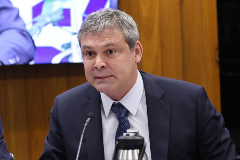 Deputado Lindbergh Farias revela pressão na Câmara para votar projeto de anistia (Foto: Marina Ramos/Agência Câmara)