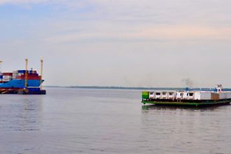 Seca não afeta navegação de embarcações com cargas no Amazonas (Foto: Sindarma/Divulgação)