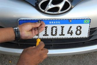 Detran deverá contratar várias empresas para fornecer placa veicular (Foto: Detran-AM/Divulgação)