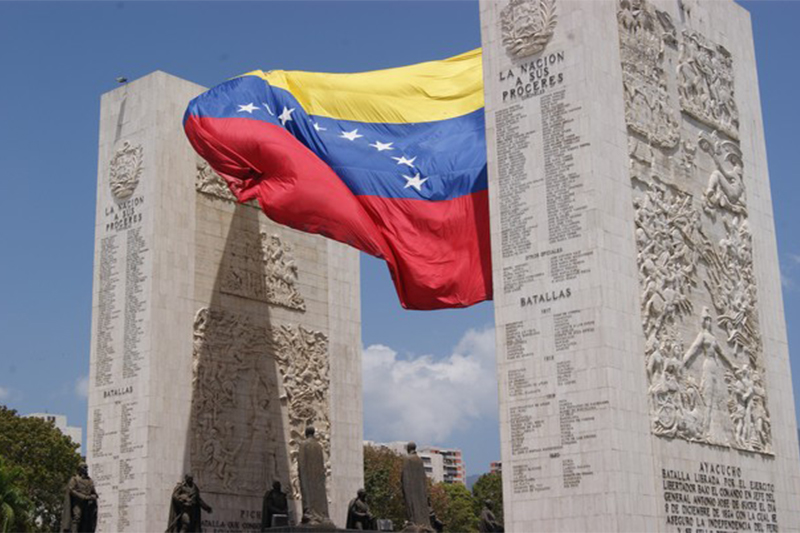 Monumento em Caracas em homenagem à independência da Venezuela: EUA pressionam o país com alegação de combate ao narcotráfico (Foto: Leandra Felipe/ABr/EBC)