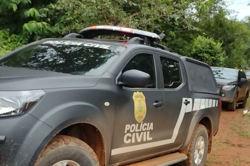 O suspeito portava uma arma de fogo e foi preso pela Polícia Civil (Foto: Divulgação/PC-AM)