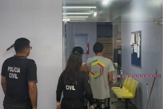 A prisão aconteceu em uma comunidade na Rodovia AM-010 (Foto: WhatsApp/Reprodução)