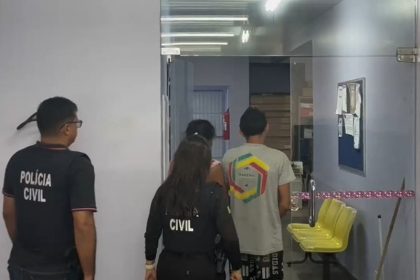 A prisão aconteceu em uma comunidade na Rodovia AM-010 (Foto: WhatsApp/Reprodução)