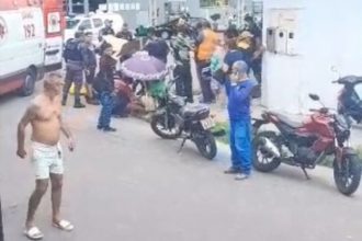 O acidente aconteceu na Avenida João Câmara, bairro Novo Aleixo, zona Norte de Manaus (Foto: WhatsApp/Reprodução)