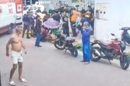 O acidente aconteceu na Avenida João Câmara, bairro Novo Aleixo, zona Norte de Manaus (Foto: WhatsApp/Reprodução)