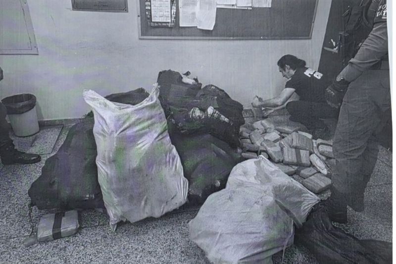 A droga havia sido apreendida em março deste ano; polícia civil investigava responsável por armazenar entorpecente em oficina (Foto: Divulgação)