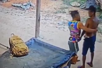 Miguel Soares de Souza, 65 anos, foi atacado a golpes de faca, e o crime foi registrado por câmera de monitoramento (Foto: WhatsApp/Reprodução)