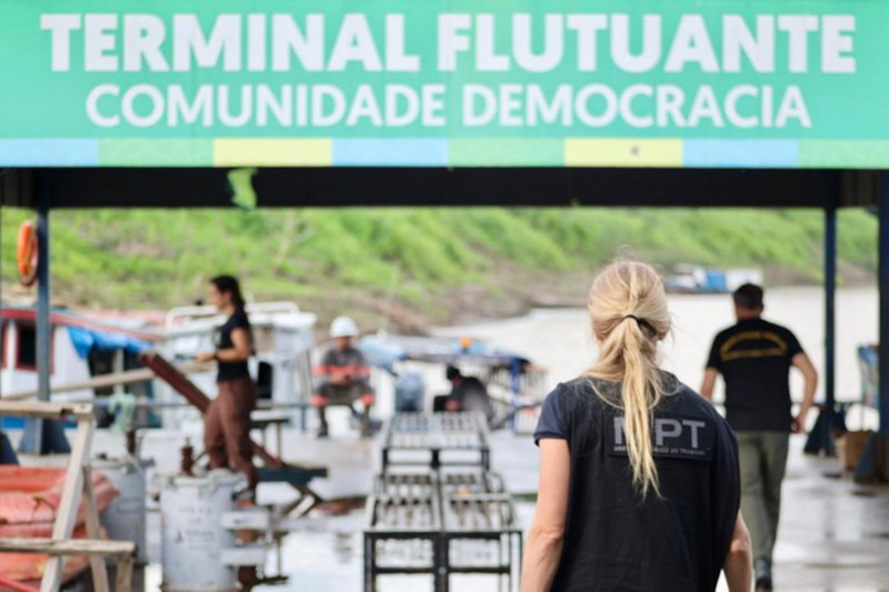 Coleta de material genético ocorreu na Comunidade Democracia, em Manicoré (Foto: PF/Divulgação)