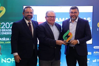 Governador Wilson Lima recebeu prêmio por programa de gás