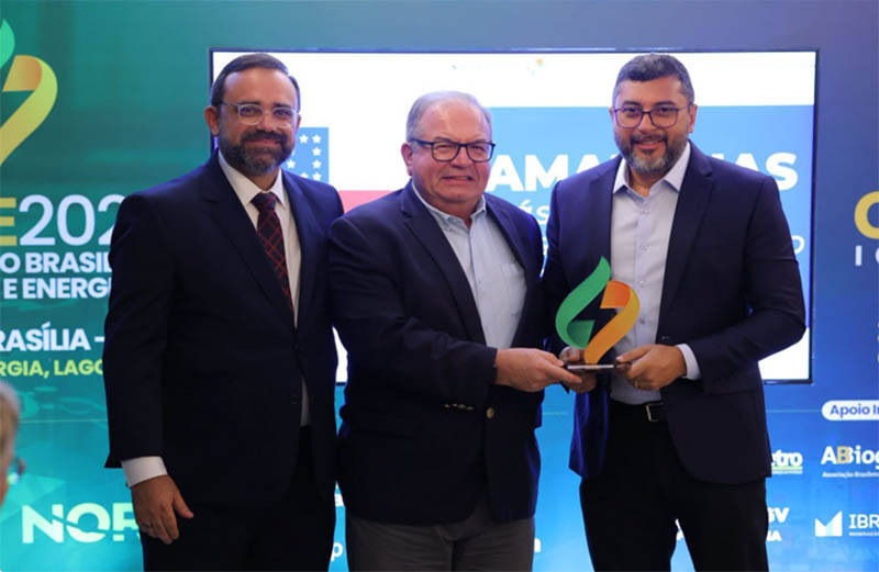 Governador Wilson Lima recebeu prêmio por programa de gás