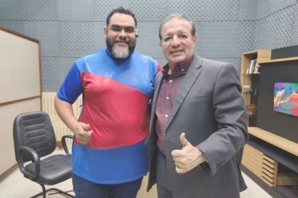 André Dantas foi entrevisto por Marcelo Salum no programa Virando o Jogo (Foto: Divulgação)
