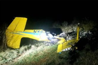 Avião explodiu e ficou completamente destruído (Imagem: TV Globo/Reprodução)