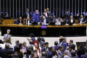 Plenário da Câmara dos Deputados rejeitou MP alternativa ao IOF (Foto: Kayo Magalhães/Agência Câmara)