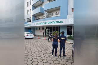 Agentes da CGU na FCecon: operação contra fraude na saúde pública do Amazonas (Foto: CGU/Divulgação)