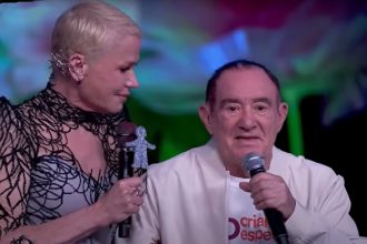 Xuxa com Renato Aragão no Criança Esperança: emoções (Imagem: TV Globo/Reprodução)