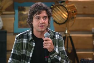 Guilherme Boury recebeu o menor número de votos para ficar em 'A Fazenda 17' (Imagem: TV Record/YouTube/Reprodução)