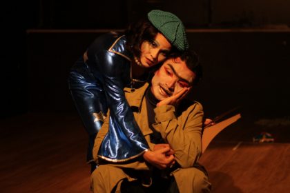 Cena de espetáculo teatral. Atrizes e atores farão ensaio aberto ao público (Foto: Juliana Lira/1coletivo/Divulgação)