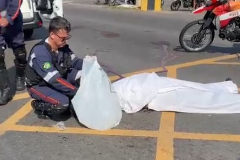 A promotora de vendas Kathellen Fabrine, de 22 anos, morreu em um acidente de trânsito na manhã desta quinta-feira (23) (Foto: WhatsApp/Reprodução)