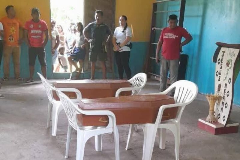 As vítimas estavam em Parintins, onde foram submetidas à perícia (Foto: WhatsApp/Reprodução)