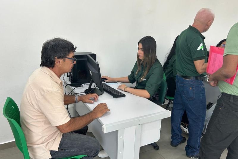 Instituição inaugurou duas novas unidades de microcrédito em Manaus nesta segunda-feira (27) (Foto: Thiago Gonçalves/AMATUAL)