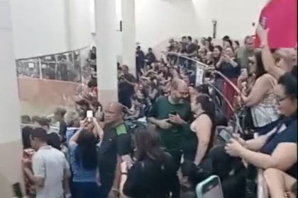 Professores da rede municipal de ensino voltaram nesta quarta-feira (1º/10) à Câmara Municipal para protestar contra reforma da previdência da Manausprev