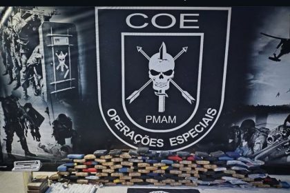 A prisão do homem e a apreensão dos entorpecentes ocorreu após denúncia anônima (Foto: Divulgação/PMAM)