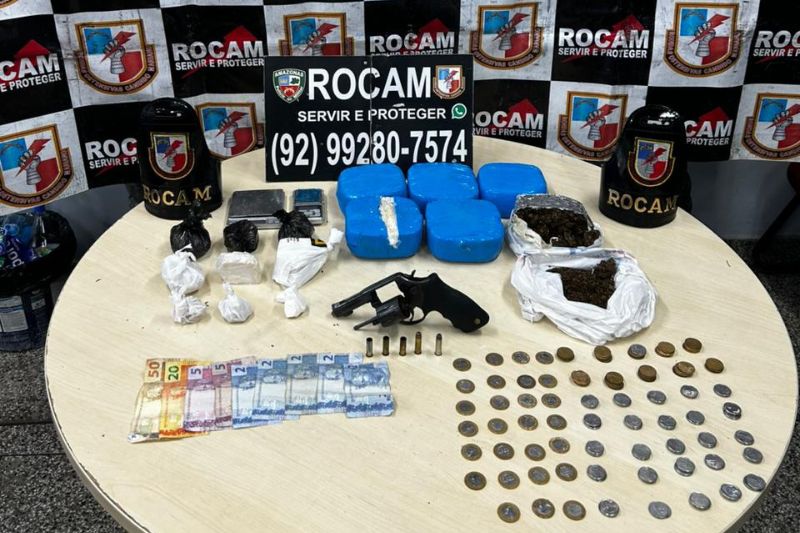 Drogas e arma de fogo foram apreendidas pela Rocam (Foto: Divulgação)