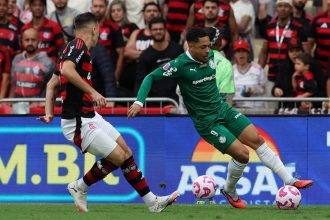Vitor Roque em lance de jogo: chances iguais de título entre os clubes (Foto: Cesar Greco/Palmeiras/by Canon)