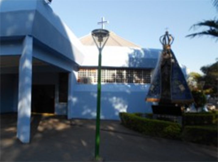 Paróquia de Nossa Senhora Aparecida em Nova Maringá: padre é investigado ao permitir que mulher tomasse banho (Imagem: Facebook/Arquidiocese se Maringá)