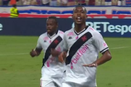Rayan fez o primeiro gol do triunfo do Vasco (Imagem: GE/YouTube/Reprodução)