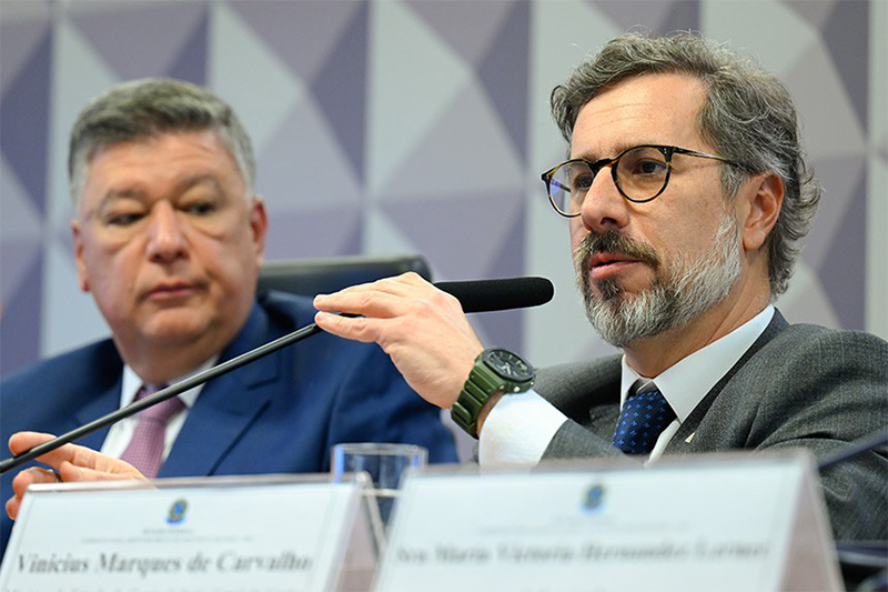Vinícius Marques em depoimento à CPMI do INSS (Foto: Andressa Anholete/Agência Senado)