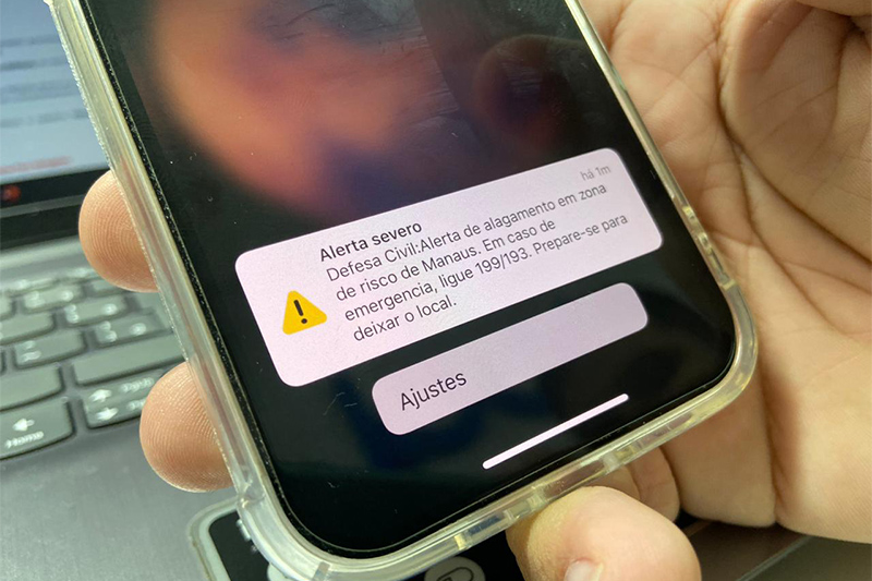 Defesa Civil emitiu alerta pelo celular sobre risco de enxurradas e alagamentos (Foto: AM ATUAL)