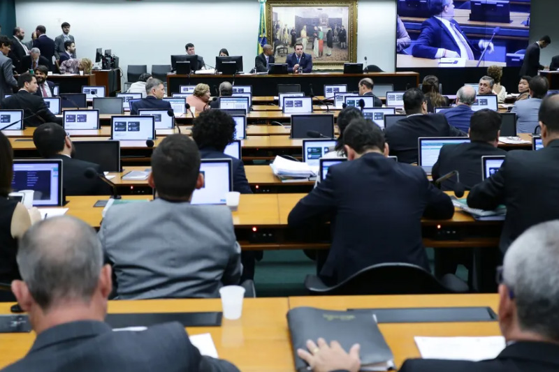 Projeto foi aprovado na CCJ da Câmara e evita criar novos municípios (Foto: Agência Câmara)