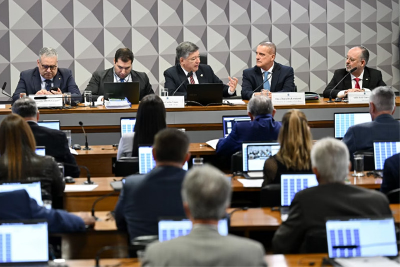 Onyx Lorenzoni (segundo da direita para a esquerda) disse desconhecer doador de campanha (Foto: Edilson Rodrigues/Agência Câmara)