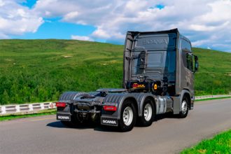 Caminhão cavalo mecânico