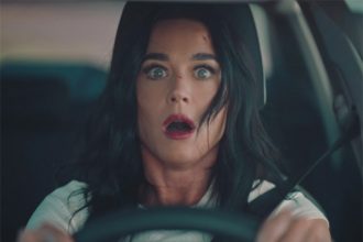 Cantora Katy Perry em cena de clipe da nova música: inspiração no cinema (Imagem: Instagram/Reprodução)