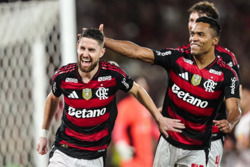 Jorginho marcou um dos gols da vitória do Flamengo sobre o Red Bull: chance de título aumentou para o Rubro-negro (Foto: Gilvan de Souza/Flamengo FR)