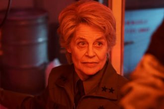 Linda Hamilton é vilã na última temporada de Stranger Things (Imagem: Netflix/Reprodução)