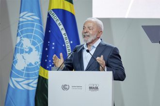 Presidente Lula ao abrir a COP30: defesa de menos recursos para armas e mais para ações socioambientais (Foto: Ricardo Stuckert/PR)